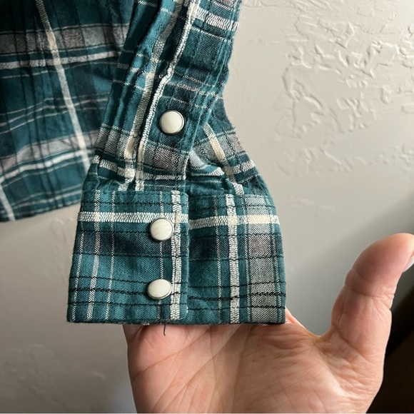 Wrangler Retro Emerald Green Plaid Pearl Snap Button Down Cowgirl Western Top - Picture 6 of 8